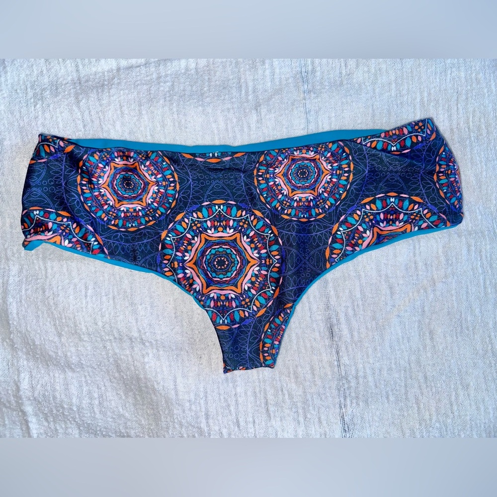 Nwot Bikini Reversible Print/Solid Xs - image 8